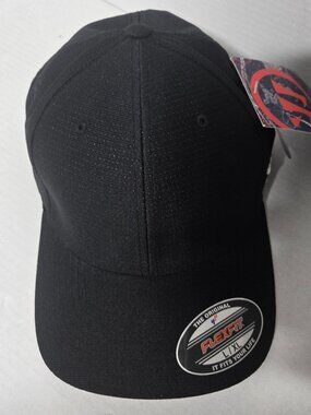 🧢 Warrior Flexfit Cool & Dry Performance Hat – Black L/XL – New With Tags 🧢